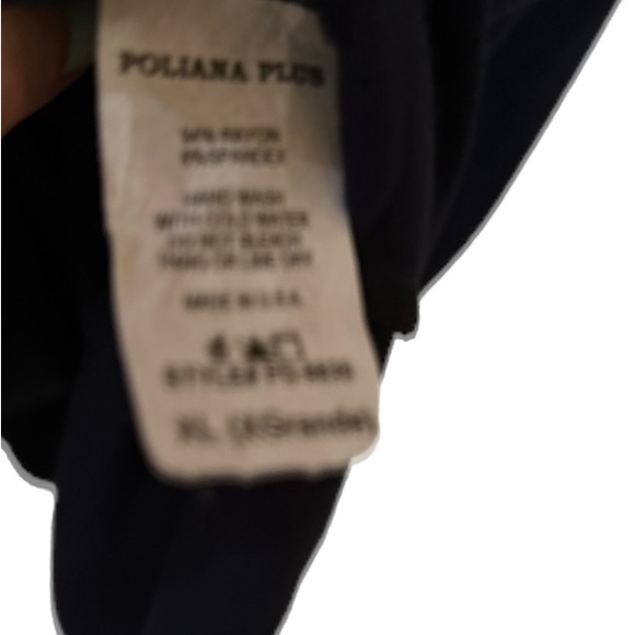 Pomina Brand lightweight long sleeve knit dress - Picture 4 of 4